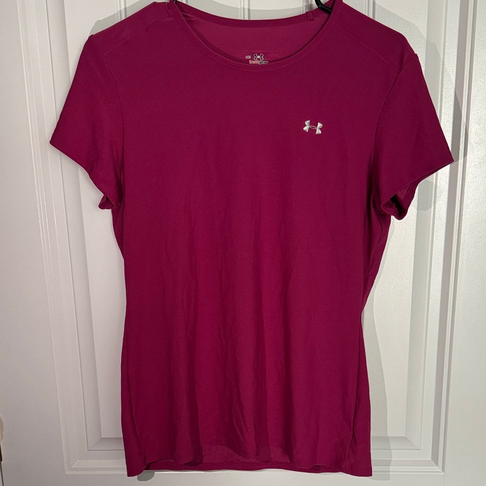Under Armour Women's Athletic DrifitHeat Gear Magenta Short Sleeve Tee Women’s M